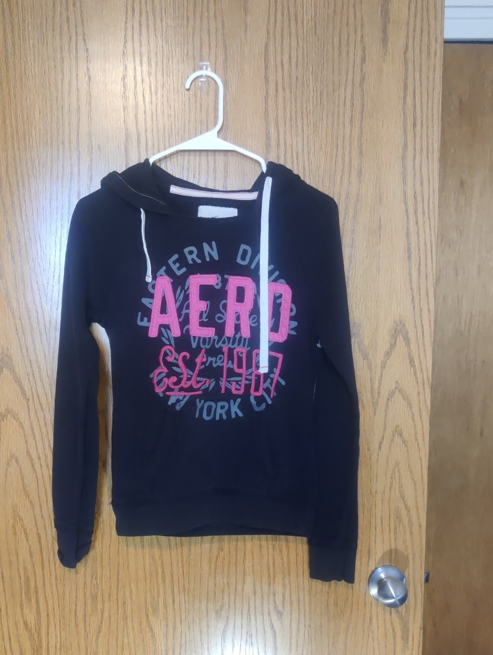 ( 💖 4/20 ) Hoodie with Pink Graphic